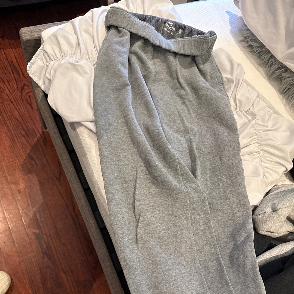Hollister sweatpants xs